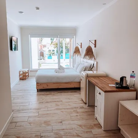 Captain Cook Ahoy * Praia da Lourinhã