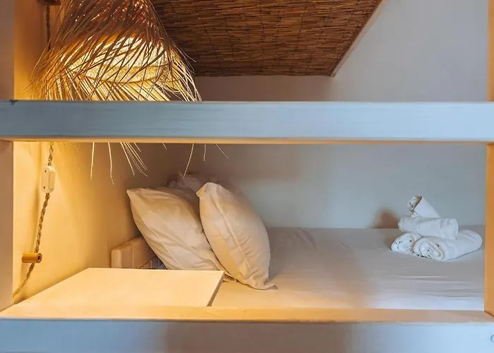 Captain Cook Ahoy Hotel